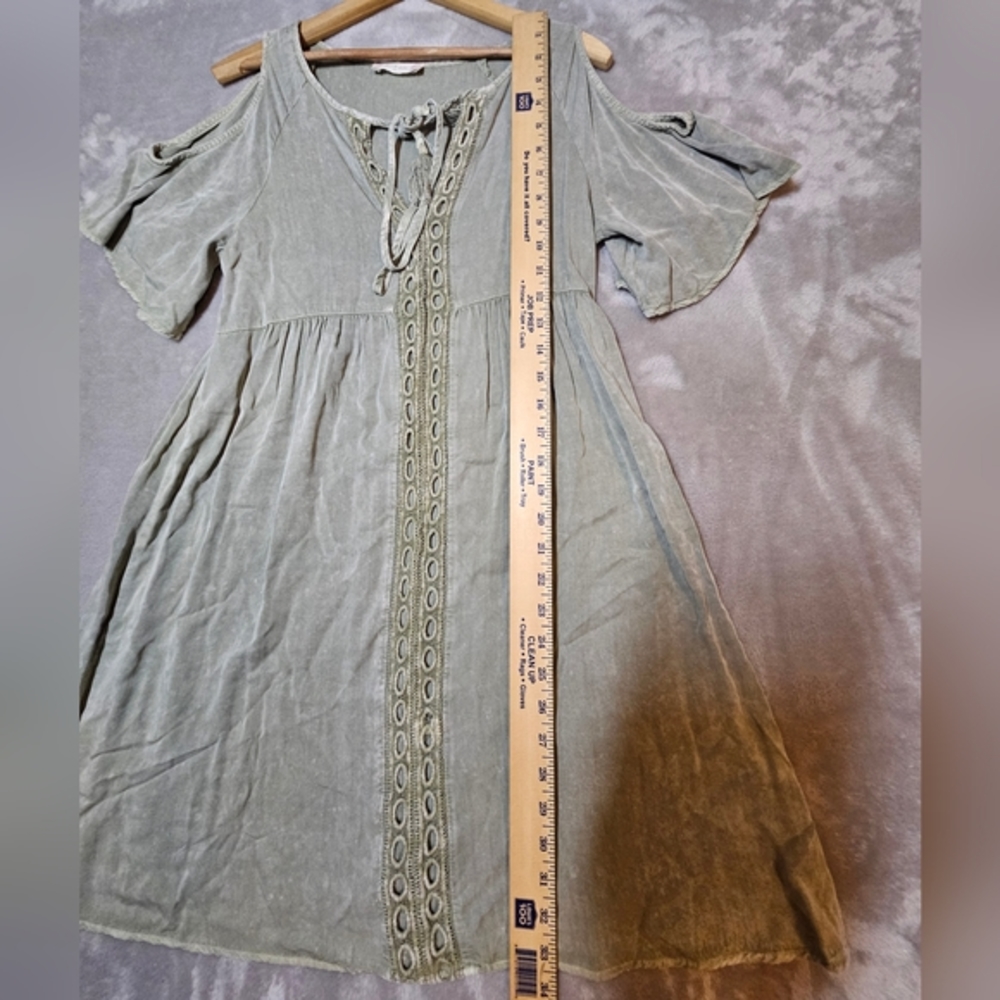 Altard State Woman's Cold Shoulder‎ Dress Size S Embroidered Design With Ribbon. - Picture 4 of 12